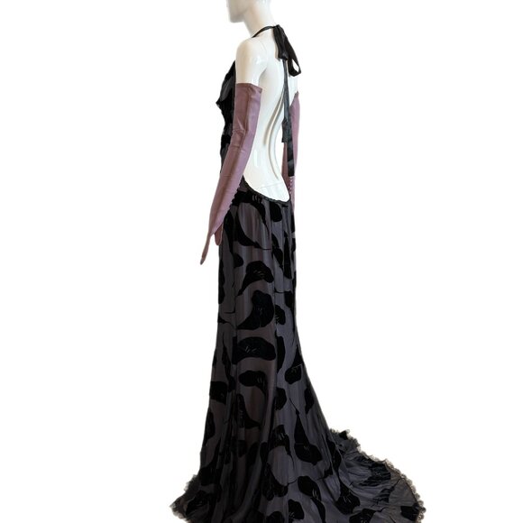 NINA RICCI 2011 Vintage Runway Full Look: Backless Gown + Leather Gloves - Picture 6 of 12